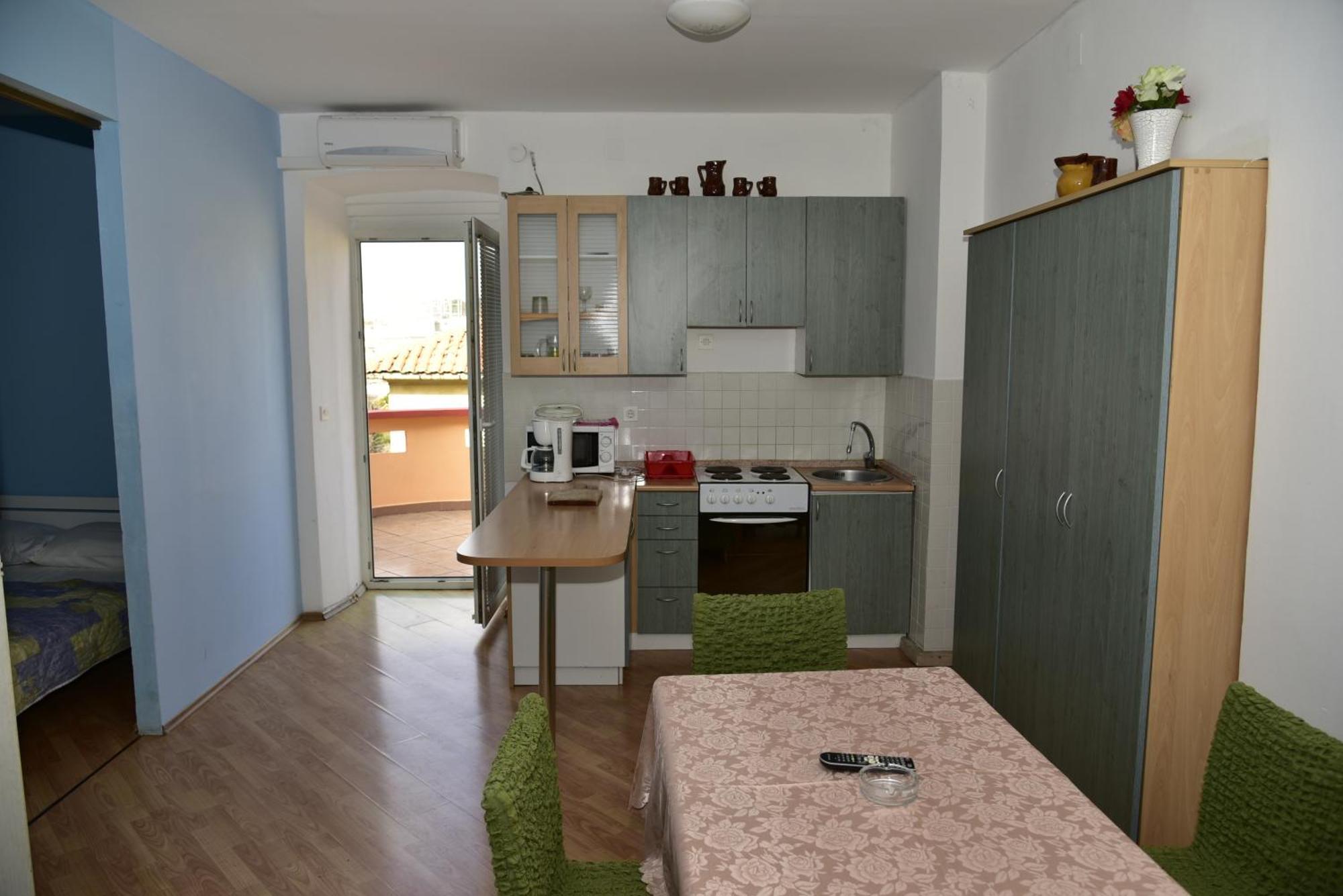 Apartments Ivka Malinska Exterior photo
